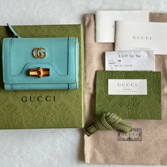 GUCCI 
Wonka Grain Calfskin Diana Tri-Fold Wallet Dusty Azure - Picture 3 of 15